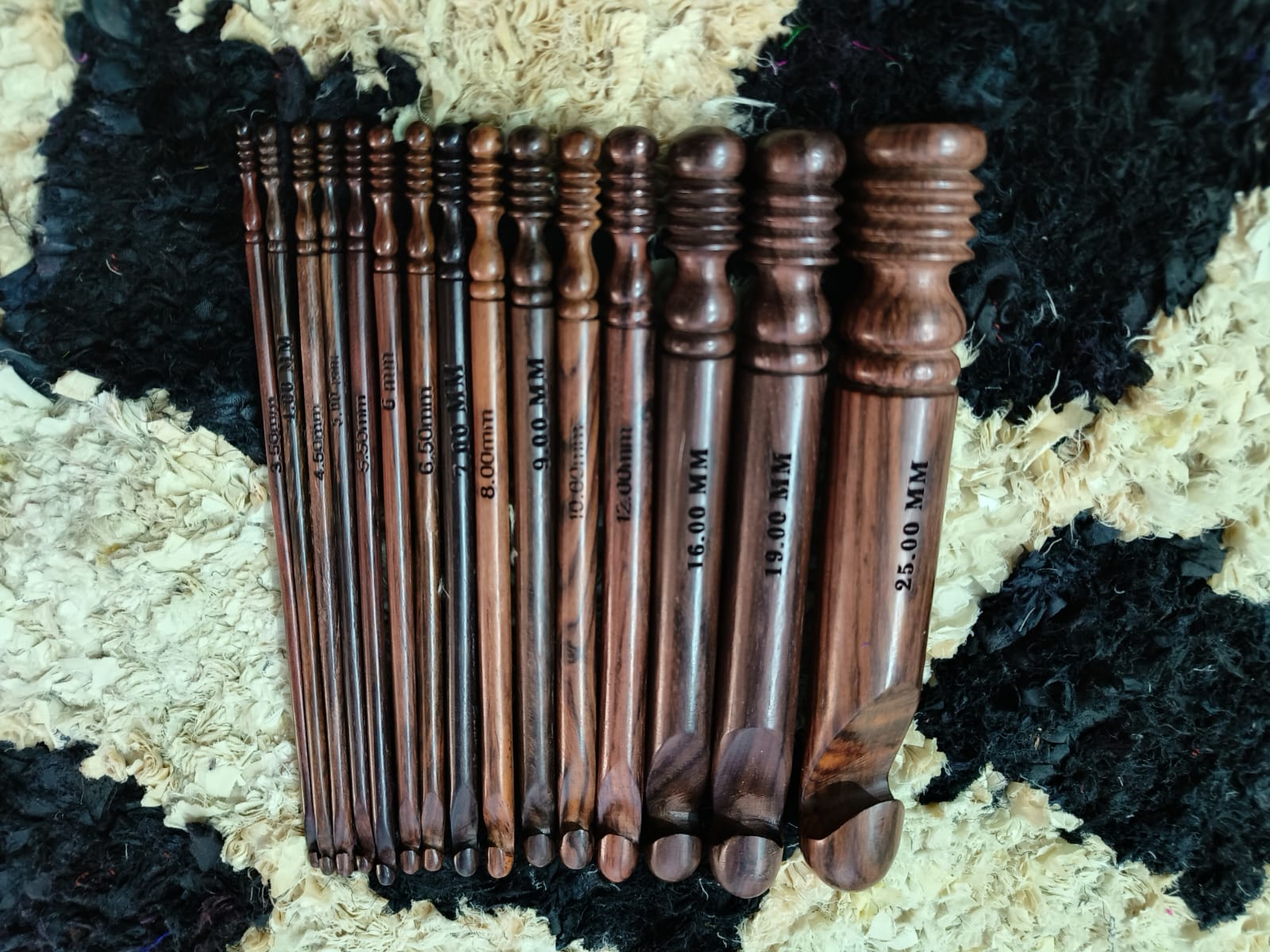 Crochet Hook - Crocheter - Yarn Holder - SilkRouteIndia