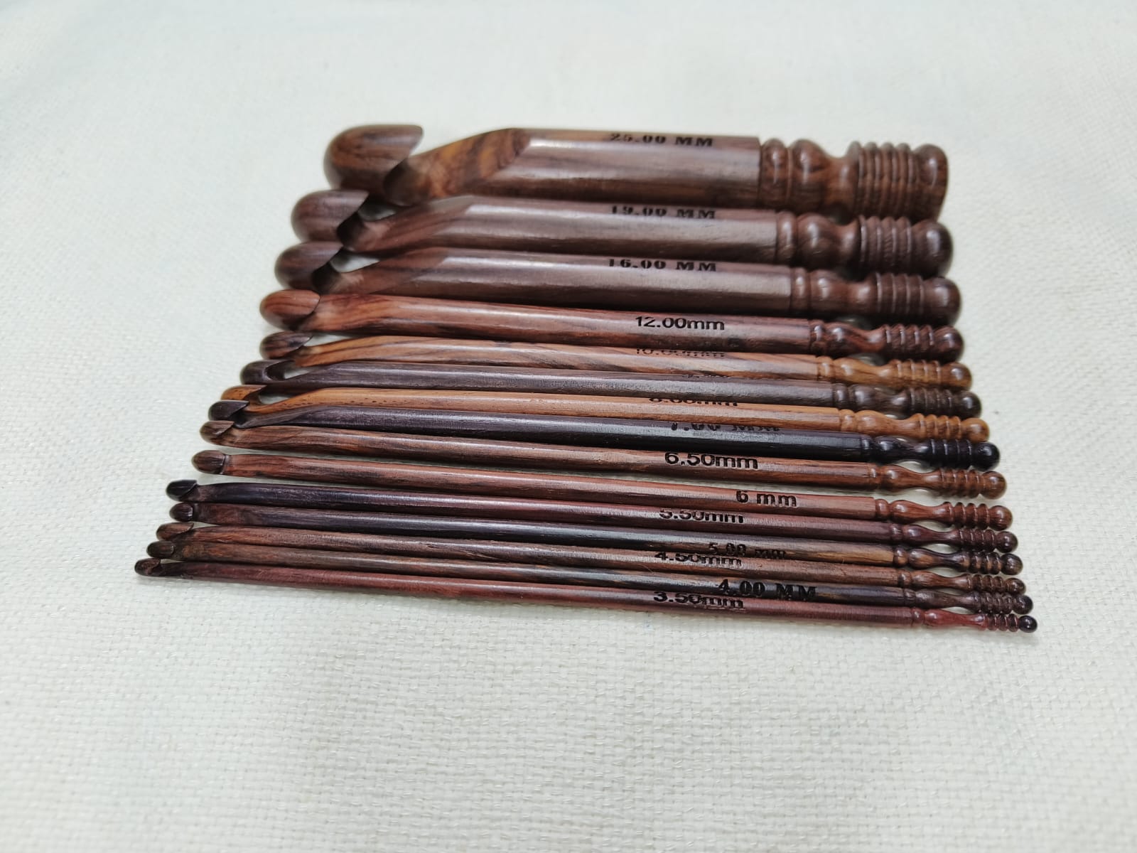 Crochet Hook - Crocheter - Yarn Holder - SilkRouteIndia