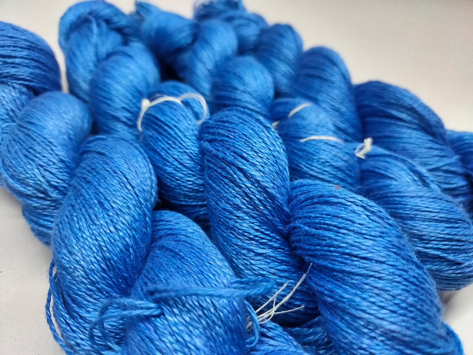 Linen Yarn - sportweight 2P Yarn - Electric - SilkRouteindia