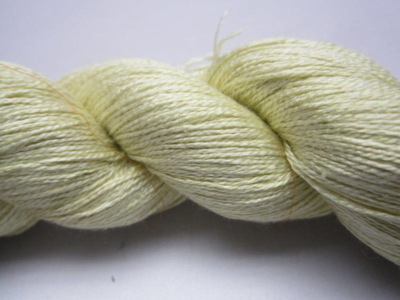 Mulberry Silk Yarn 900M/100Gr - 136