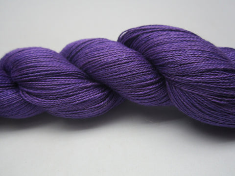 Mulberry Silk Yarn 900M/100Gr - 42 - SilkRouteIndia